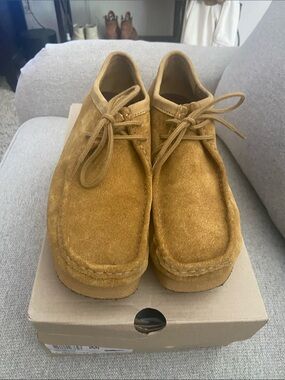 Clarks Originals Wallabee Low Oak Hairy Suede Size 12 Men’s EUC